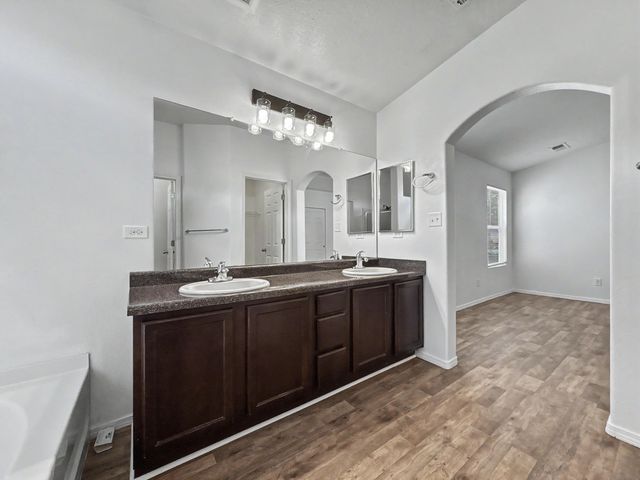 2851 Merlot Drive SW, Albuquerque, NM 87121