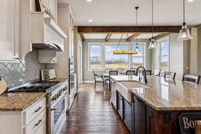 7792 Prairie Grass Pass, Prior Lake, MN 55372