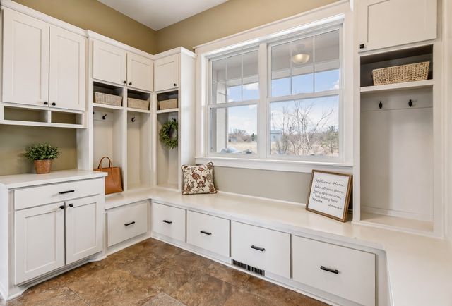 7792 Prairie Grass Pass, Prior Lake, MN 55372