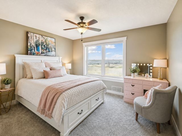 7792 Prairie Grass Pass, Prior Lake, MN 55372