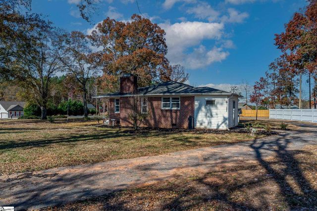 1592 Settle Road, Inman, SC 29349
