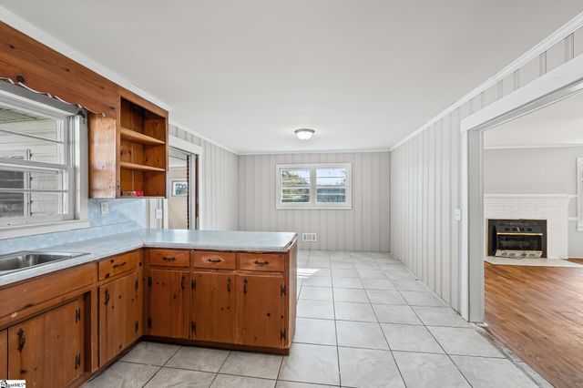 1592 Settle Road, Inman, SC 29349