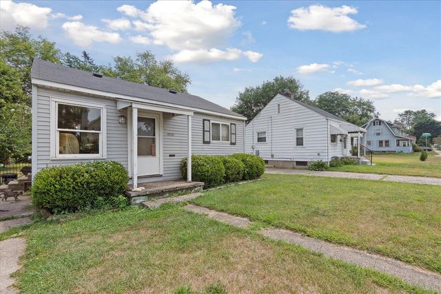 1529 S Pennsylvania Avenue, Lansing, MI 48910