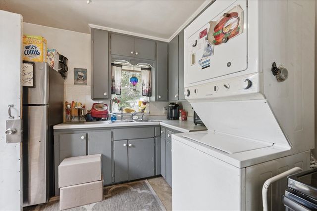 1529 S Pennsylvania Avenue, Lansing, MI 48910