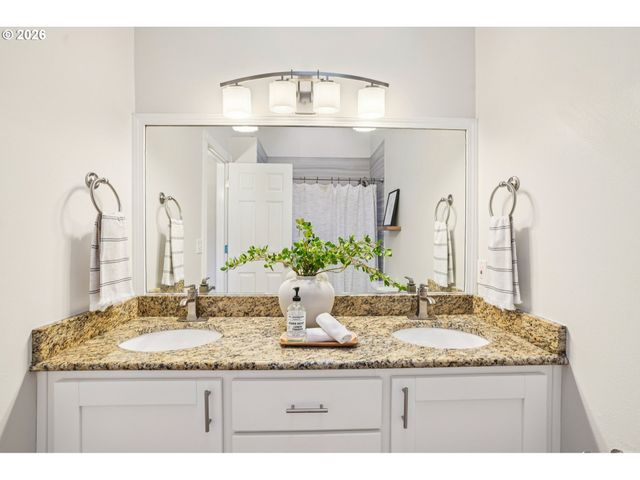 5966 FROST Ln, Lake Oswego, OR 97035