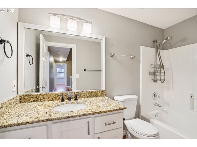 5966 FROST Ln, Lake Oswego, OR 97035