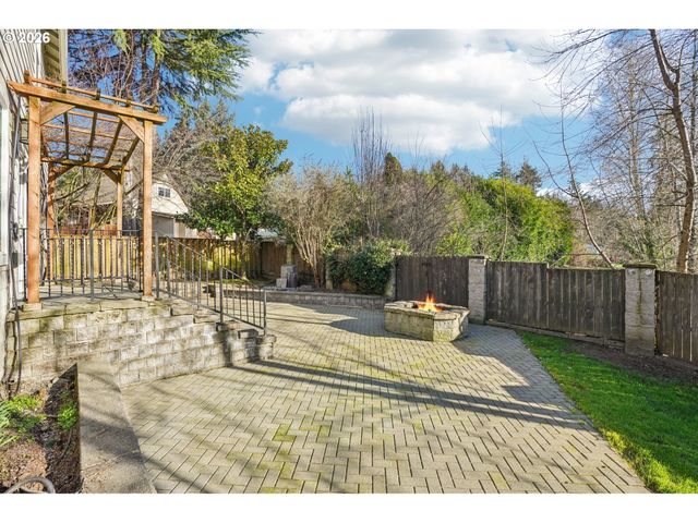 5966 FROST Ln, Lake Oswego, OR 97035