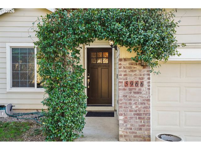 5966 FROST Ln, Lake Oswego, OR 97035