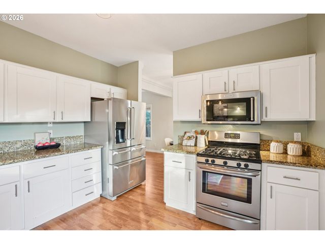 5966 FROST Ln, Lake Oswego, OR 97035