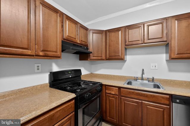 3807 SWANN RD #304, Suitland, MD 20746