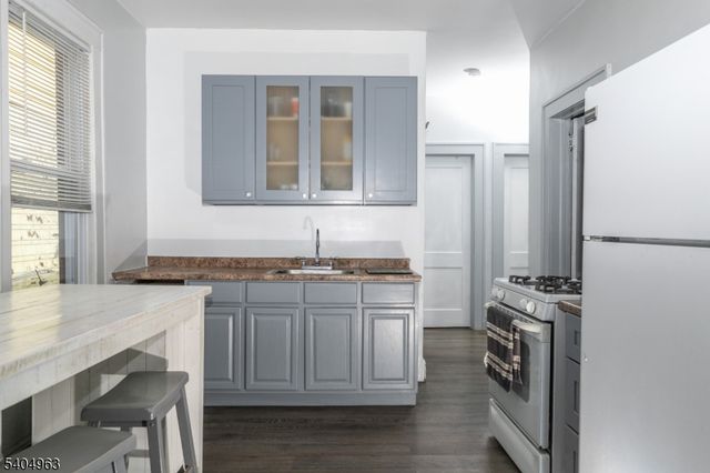 105 Knapp Ave, Clifton City, NJ 07011