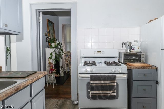 105 Knapp Ave, Clifton City, NJ 07011