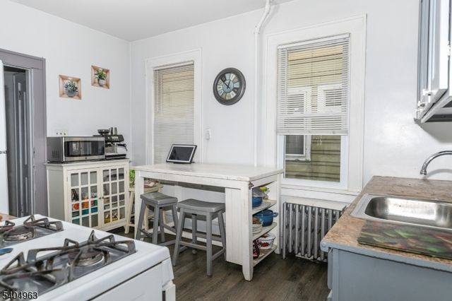 105 Knapp Ave, Clifton City, NJ 07011