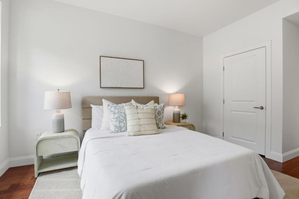 Image 13 of property listing at 225 9th Avenue 105, San Mateo, CA 94401