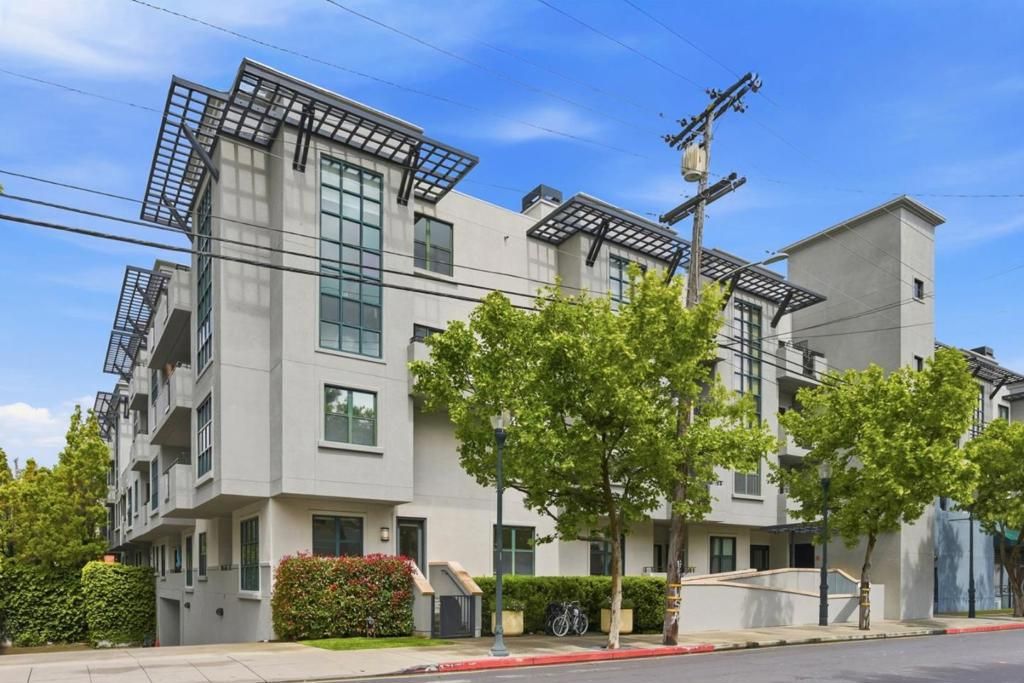 Image 29 of property listing at 225 9th Avenue 105, San Mateo, CA 94401