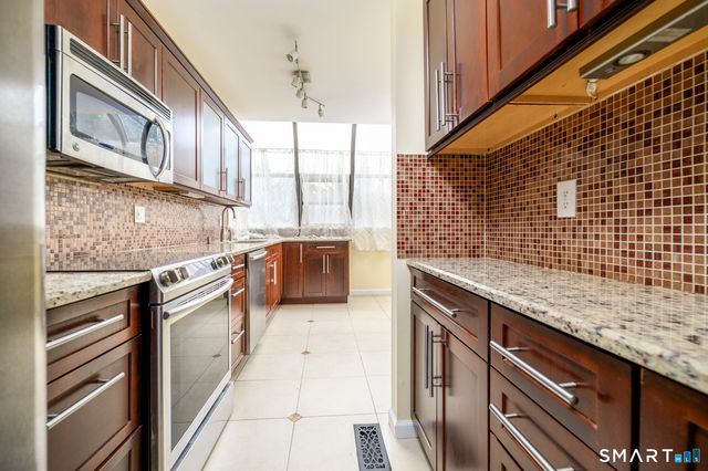 2539 Bedford Street 38C, Stamford, CT 06905