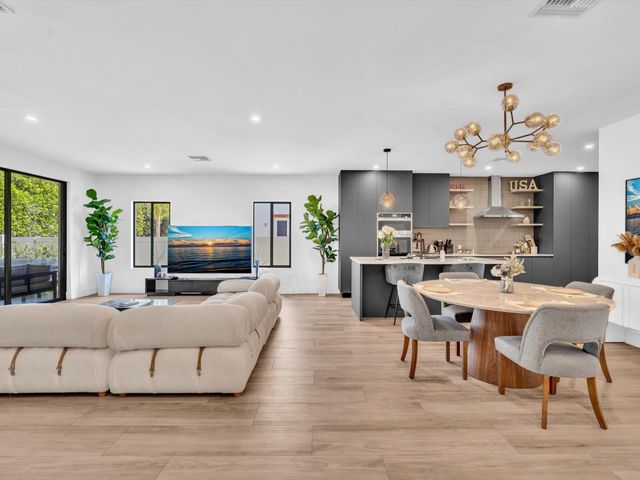 913 NE 15th Street, Fort Lauderdale, FL 33304