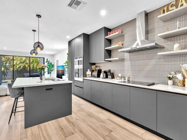 913 NE 15th Street, Fort Lauderdale, FL 33304