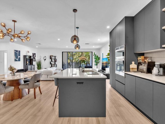 913 NE 15th Street, Fort Lauderdale, FL 33304