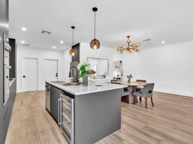 913 NE 15th Street, Fort Lauderdale, FL 33304