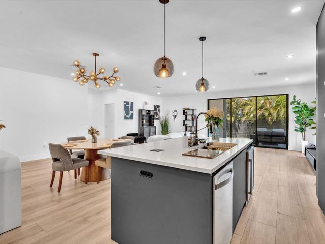 913 NE 15th Street, Fort Lauderdale, FL 33304