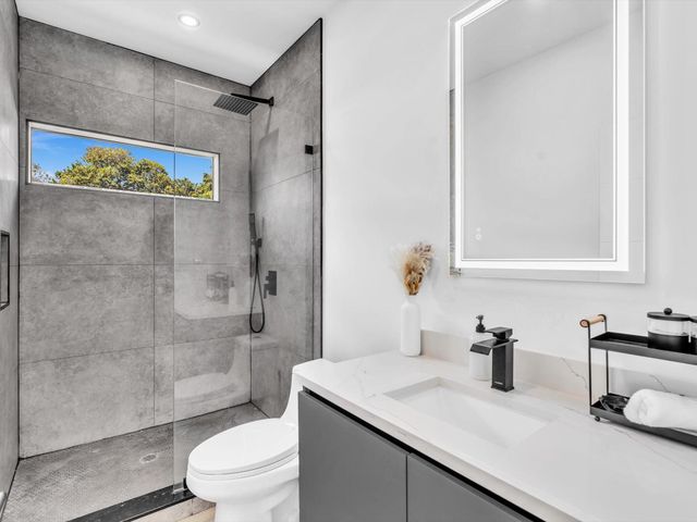 913 NE 15th Street, Fort Lauderdale, FL 33304