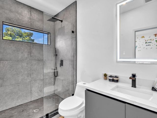 913 NE 15th Street, Fort Lauderdale, FL 33304