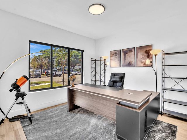 913 NE 15th Street, Fort Lauderdale, FL 33304