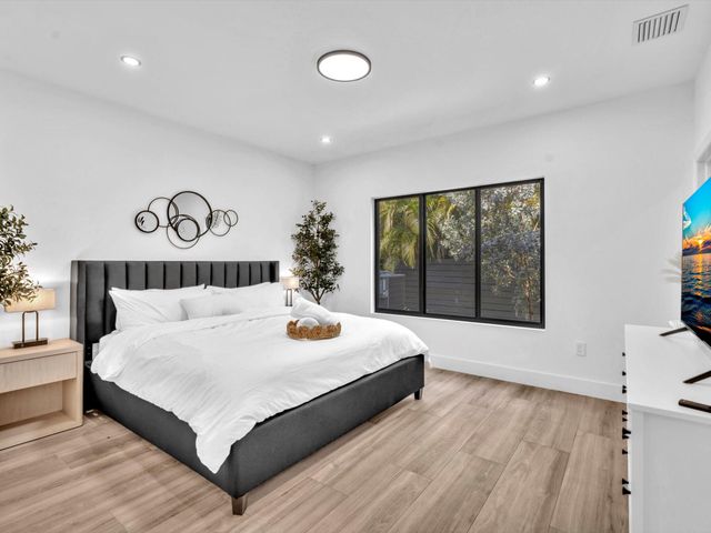 913 NE 15th Street, Fort Lauderdale, FL 33304