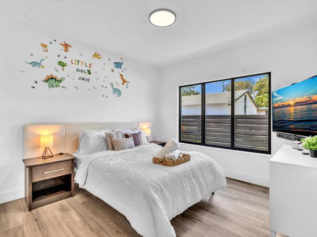 913 NE 15th Street, Fort Lauderdale, FL 33304