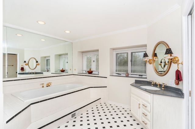 1866 S Wilson Drive, Lake Forest, IL 60045