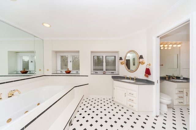 1866 S Wilson Drive, Lake Forest, IL 60045