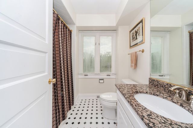 1866 S Wilson Drive, Lake Forest, IL 60045