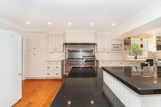 1866 S Wilson Drive, Lake Forest, IL 60045