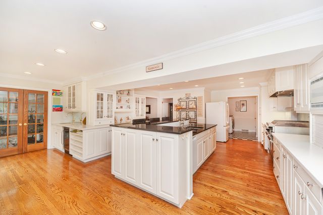 1866 S Wilson Drive, Lake Forest, IL 60045