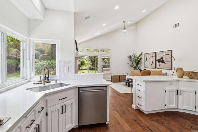 1747 Crescent Knolls, Escondido, CA 92029