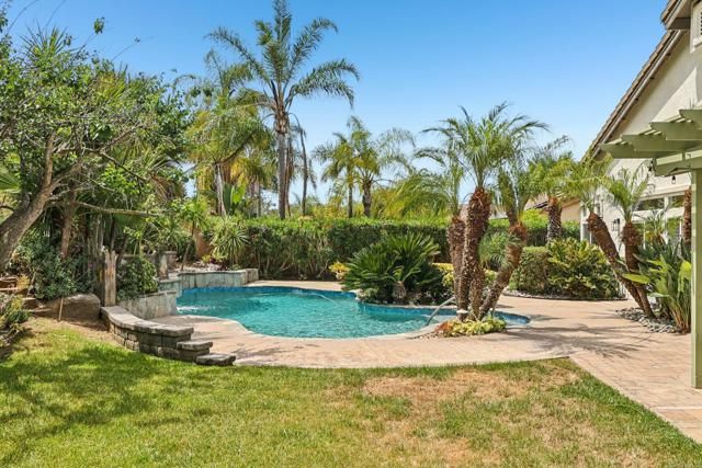 1747 Crescent Knolls, Escondido, CA 92029