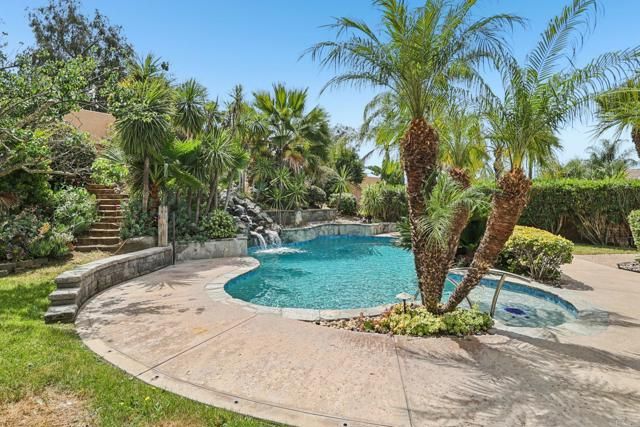 1747 Crescent Knolls, Escondido, CA 92029