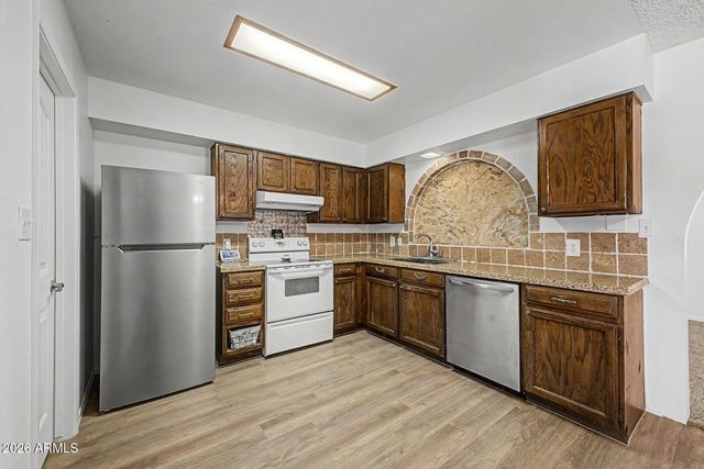 2355 W PAMPA Avenue, Mesa, AZ 85202