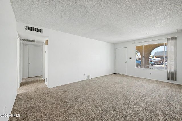 2355 W PAMPA Avenue, Mesa, AZ 85202