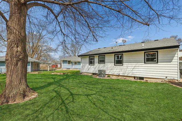 1301 SW Franklin Court, Ankeny, IA 50023