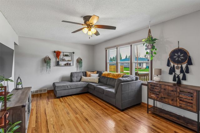 1301 SW Franklin Court, Ankeny, IA 50023