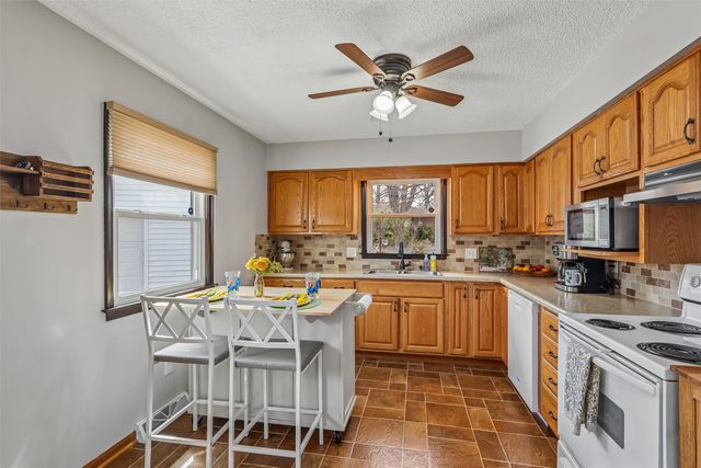 1301 SW Franklin Court, Ankeny, IA 50023