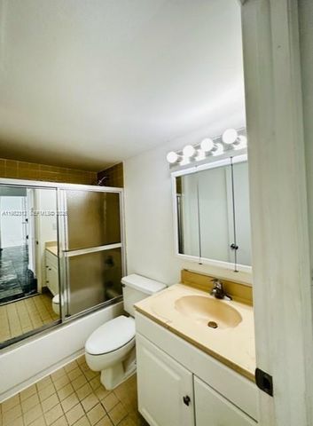 1621 Collins Ave 706, Miami Beach, FL 33139