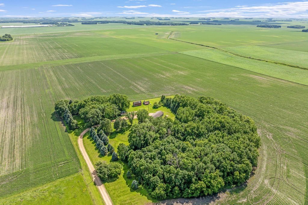 39205 436th Street, Saint Peter, MN 56082