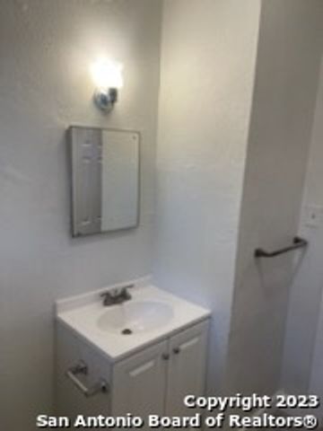 143 Halliday Ave Apt 2, San Antonio, TX 78210