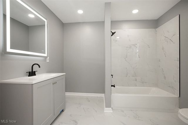 3340 W 61st Street, Cleveland, OH 44102