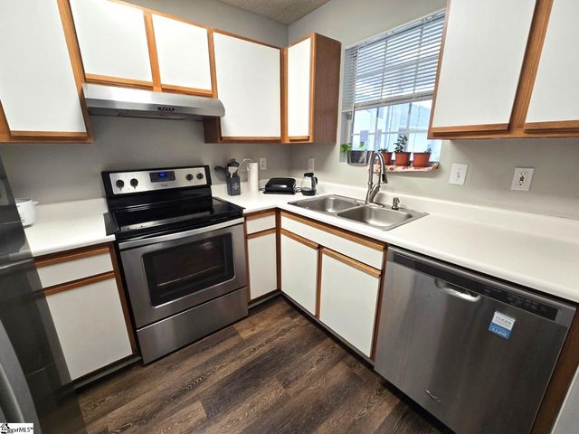 2 Allenwood Lane, Greer, SC 29650