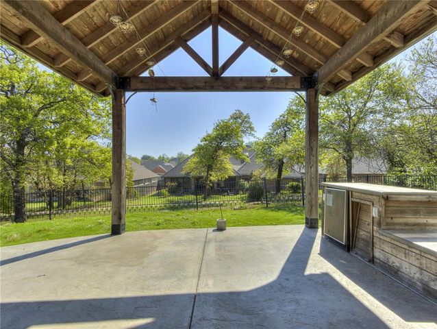 402 Windsor Road, Midwest City, OK 73130