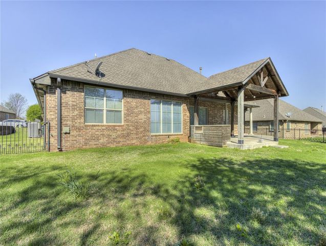 402 Windsor Road, Midwest City, OK 73130